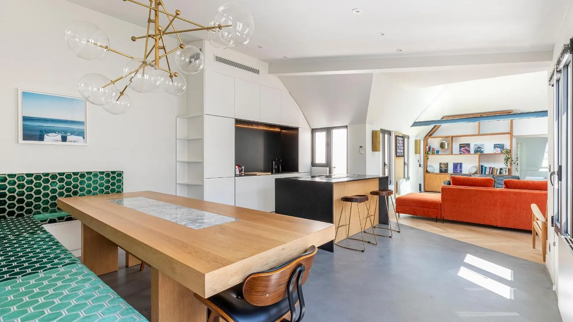 Luxury Flat With Ac 