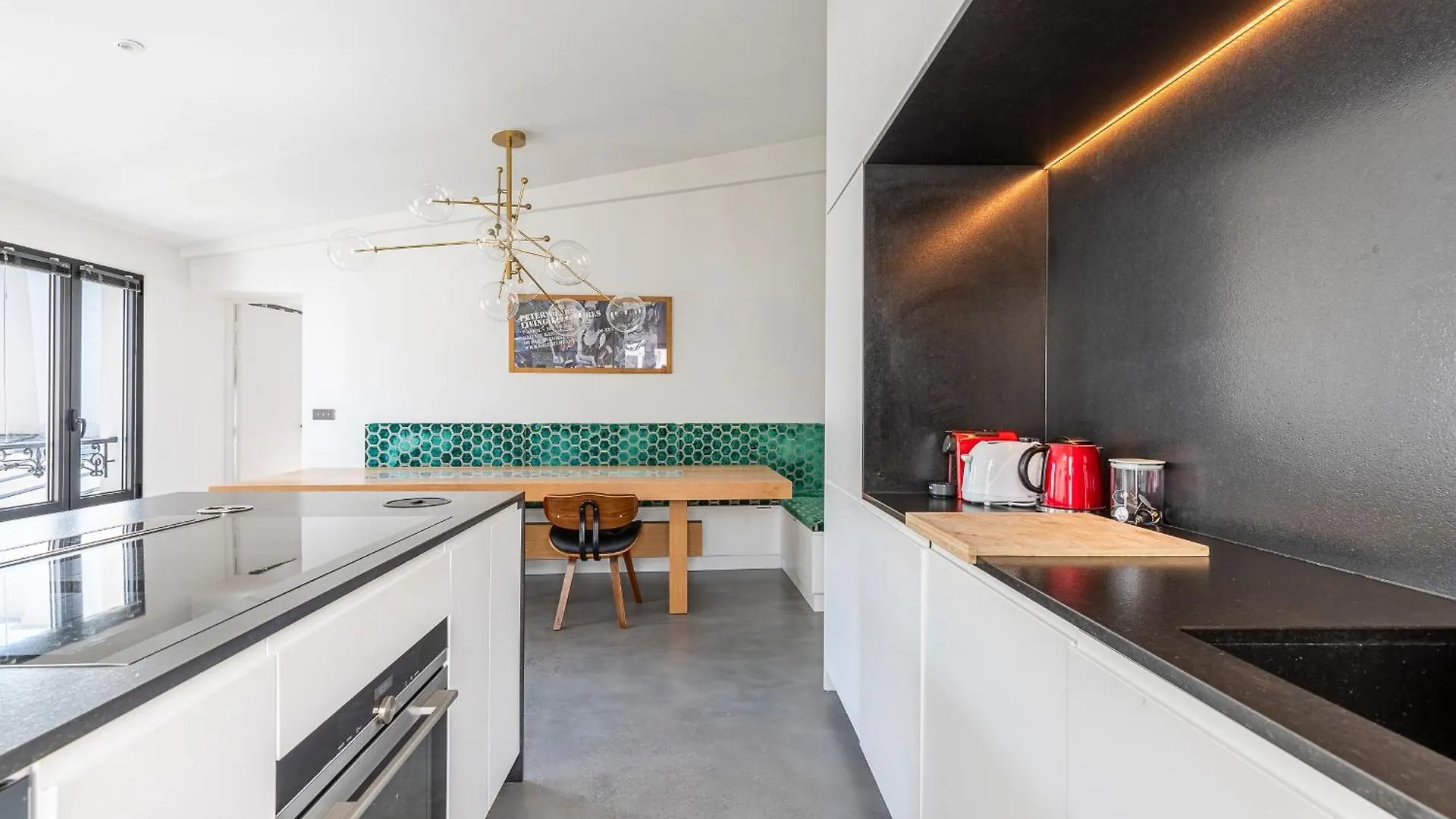 Luxury Flat With Ac 