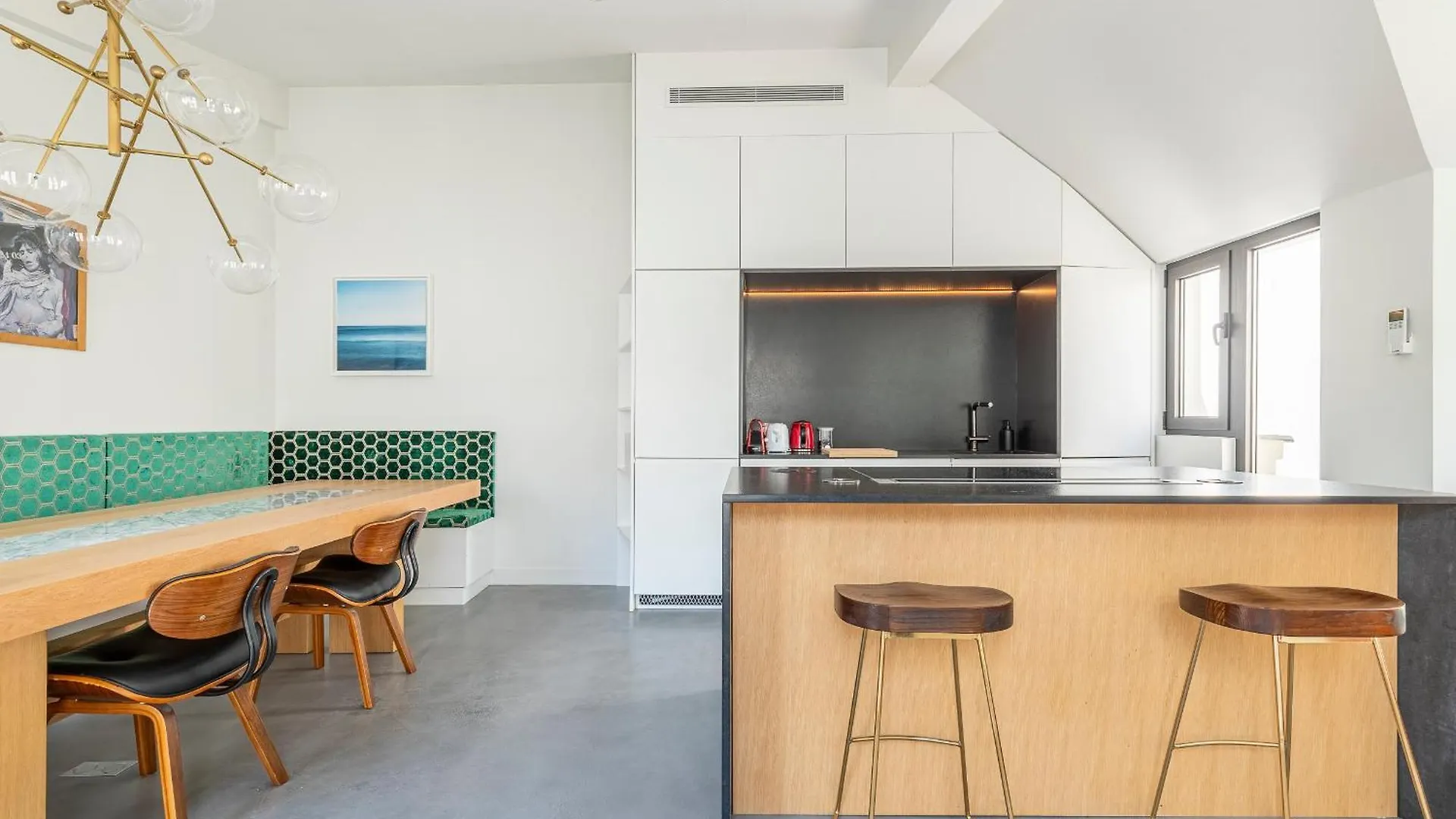 Luxury Flat With Ac 